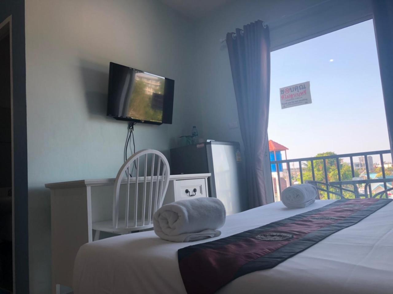 Hotel Khao Oat Airport Nai Yang Beach Exterior foto